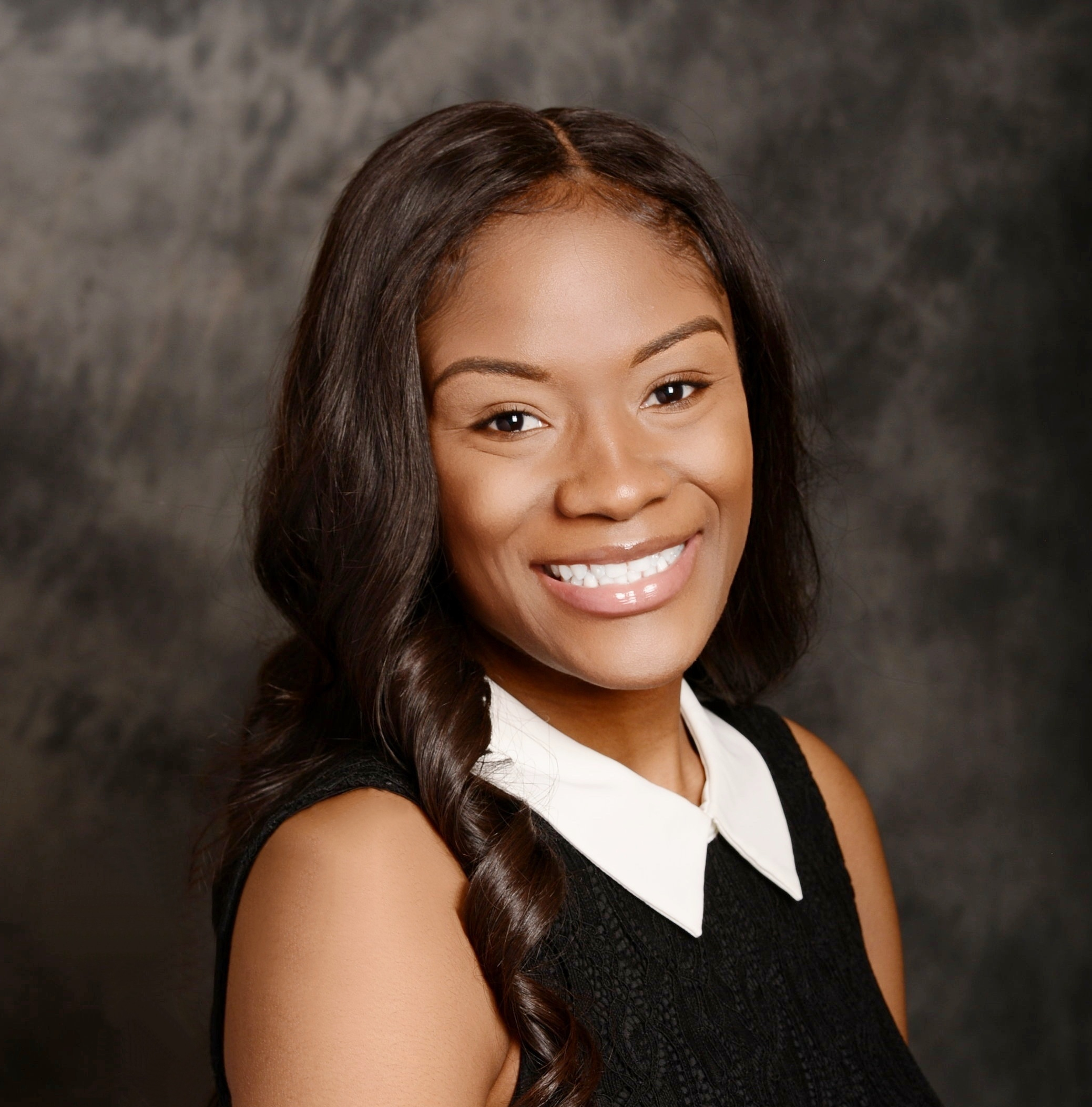 Delana Colvin professional headshot photo