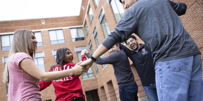 Students on Fisher quad